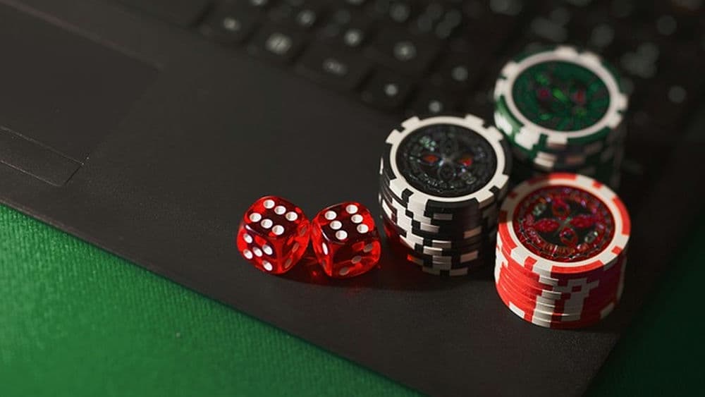 Boost Your Bankroll: Use these Tips from Experts to Win at Online Poker with W88